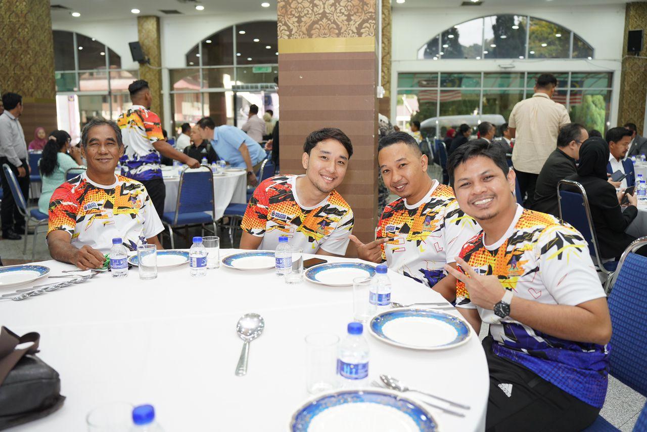 Majlis Penyerahan Bendera Kepada Kontinjen Sukan MPS