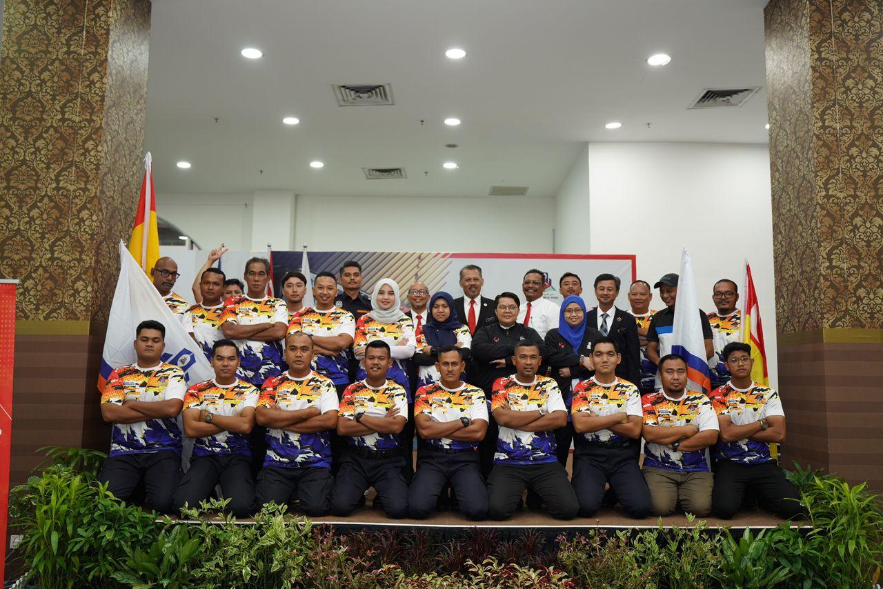 Majlis Penyerahan Bendera Kepada Kontinjen Sukan MPS