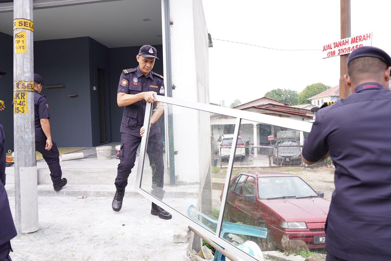Tindakan Perobohan Di Kampung Simpang Tiga Gombak