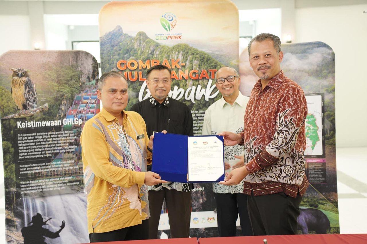 Majlis Penyerahan Rasmi Galeri Batu Arang Gombak-Hulu Langat Geopark