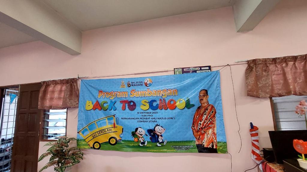 Program Sumbangan 'Back To School' Ahli Majlis Zon 1