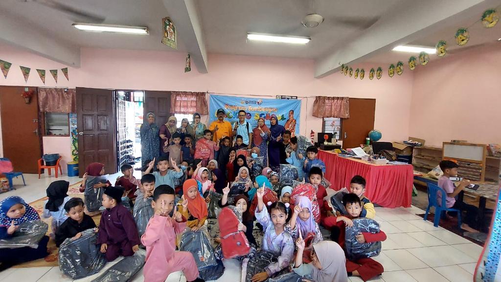Program Sumbangan 'Back To School' Ahli Majlis Zon 1