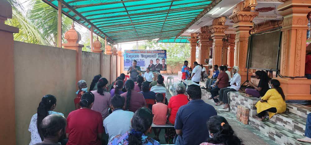 Sumbangan Barang Keperluan Sempena Perayaan Deepavali Oleh Ahli Majlis MPS Zon 18