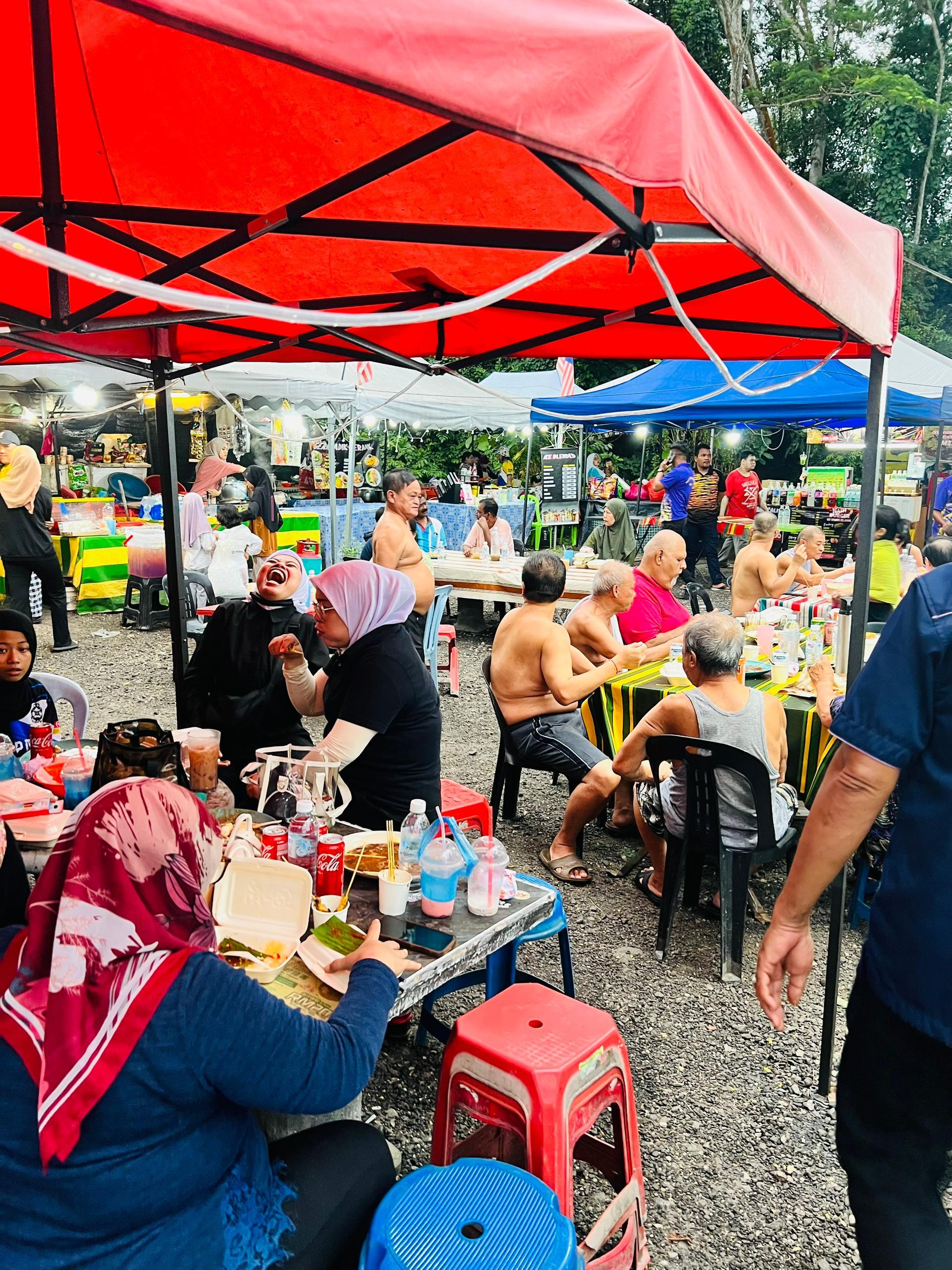 Majlis Minum Petang Bersama Pengunjung Kolam Air Panas Selayang