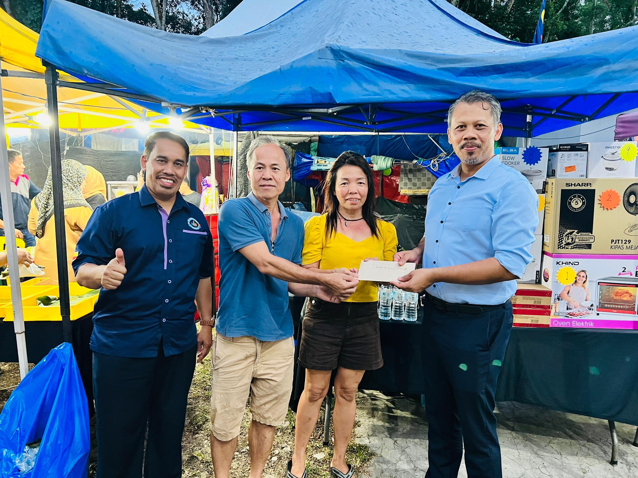 Majlis Minum Petang Bersama Pengunjung Kolam Air Panas Selayang